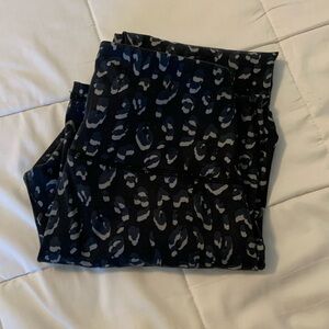 Old Navy Leopard Print 7/8 Leggings